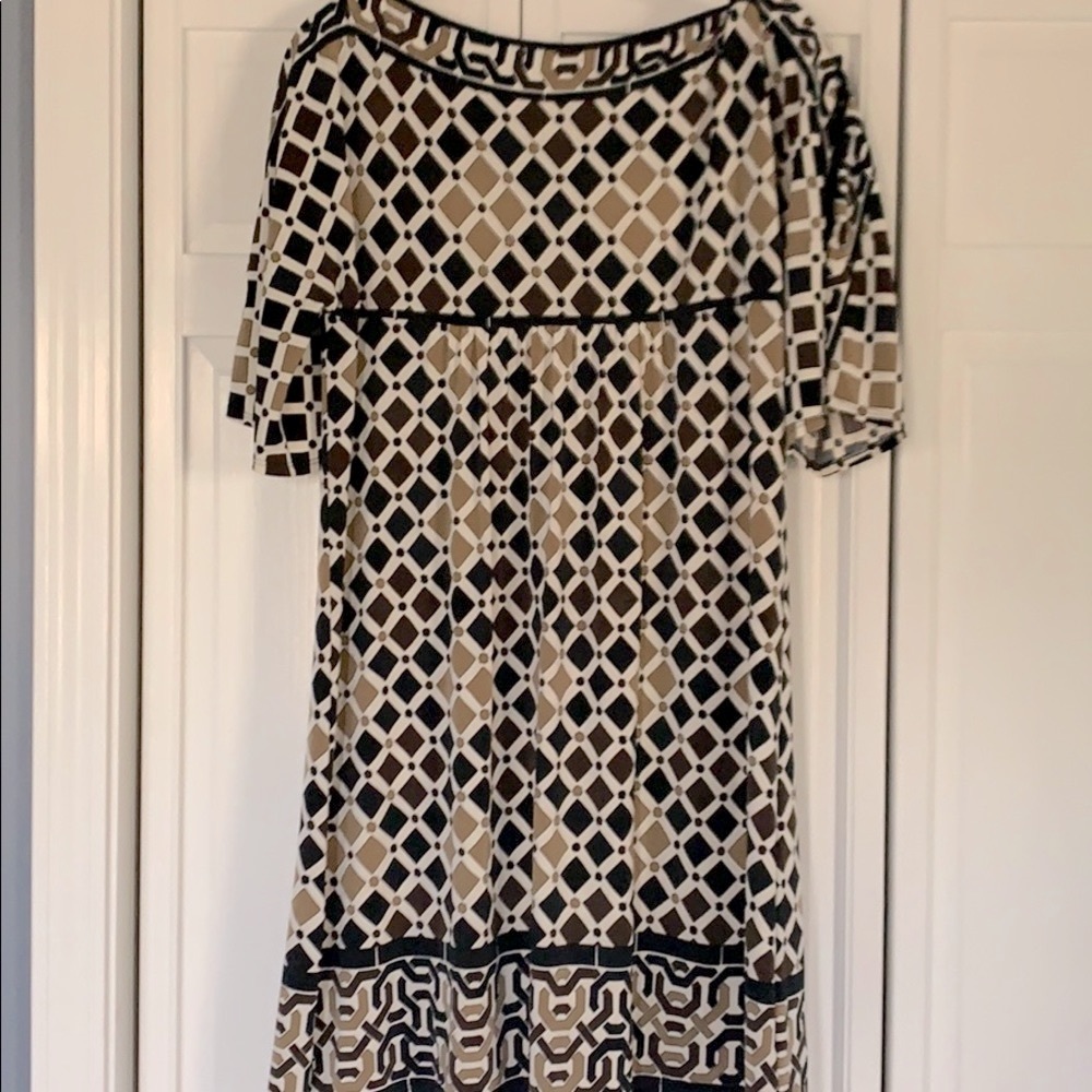 Dress - Picture 2 of 4